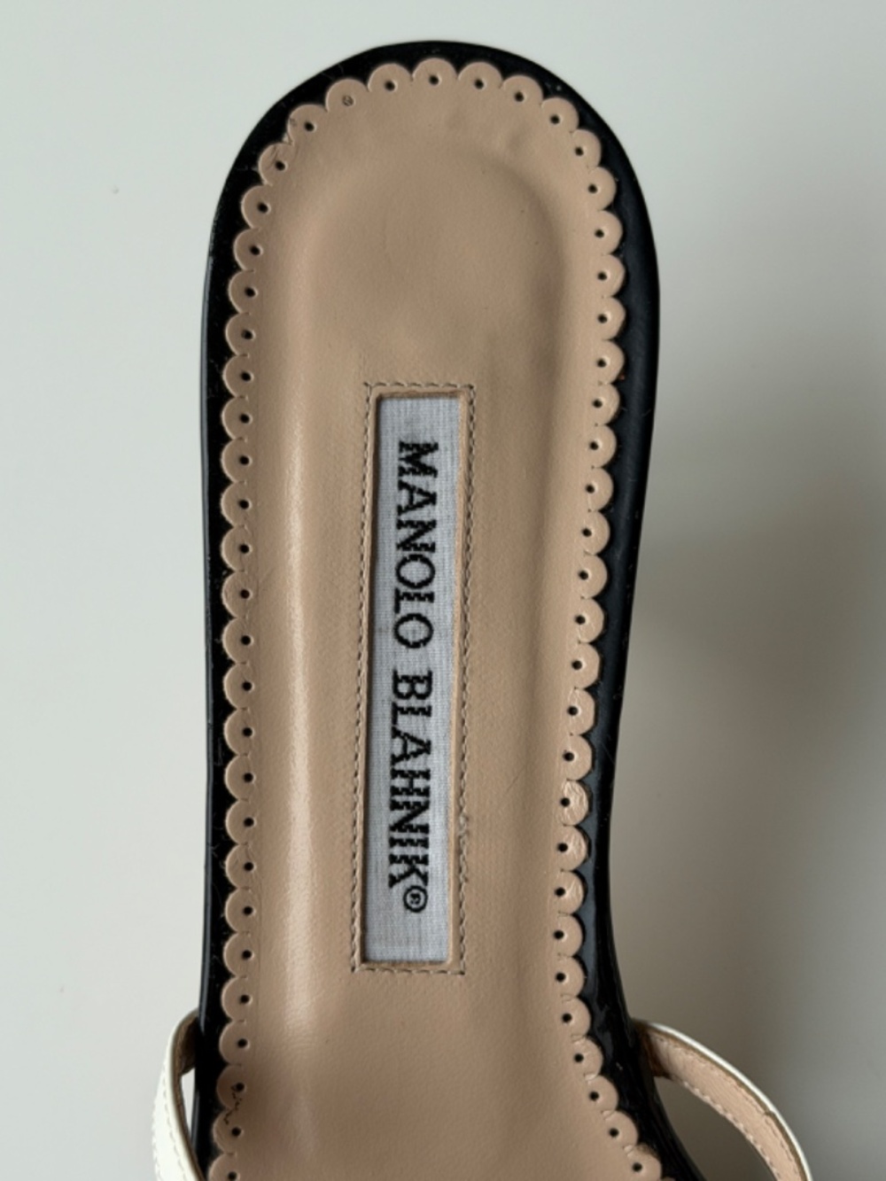 Vintage Manolo Blahnik black & white patent leather mule sandals, IT 36, ~US 5.5 - Picture 10 of 12